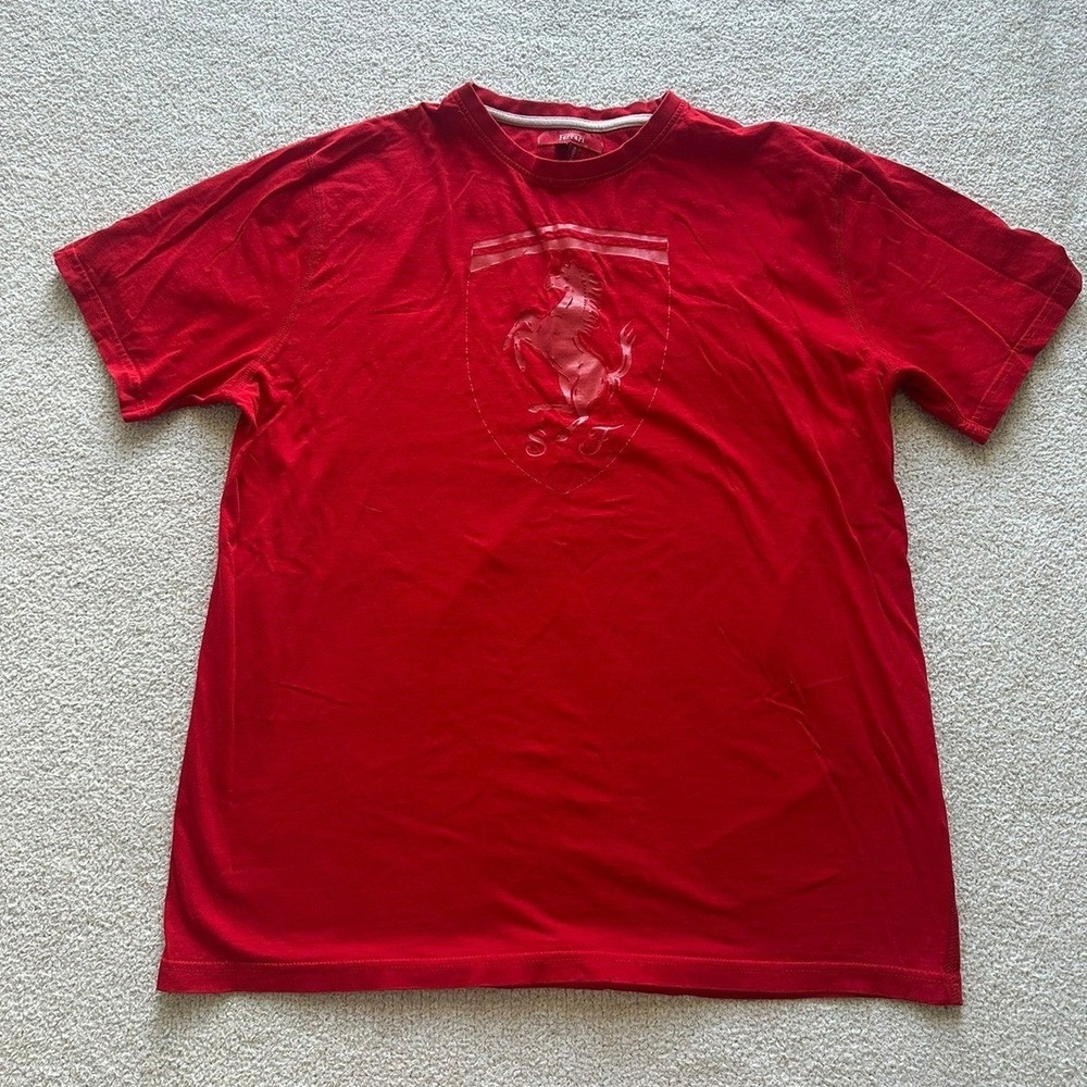 Ferrari Mens Tshirt Size Large in Red
